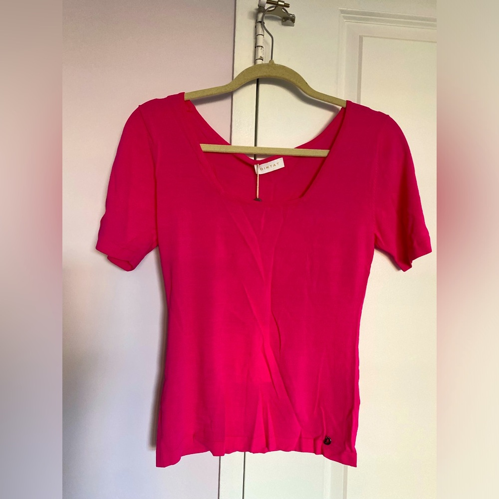 Diktat T-shirt viscosa, new,size M, $ 39